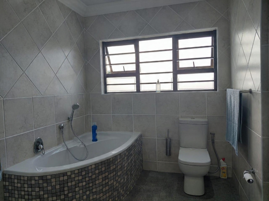 3 Bedroom Property for Sale in Stilbaai Wes Western Cape